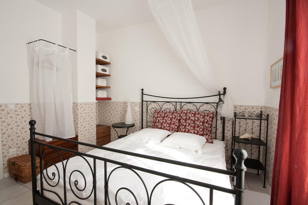 Pavi Apartments Vila Amalia Šilo Rum bild